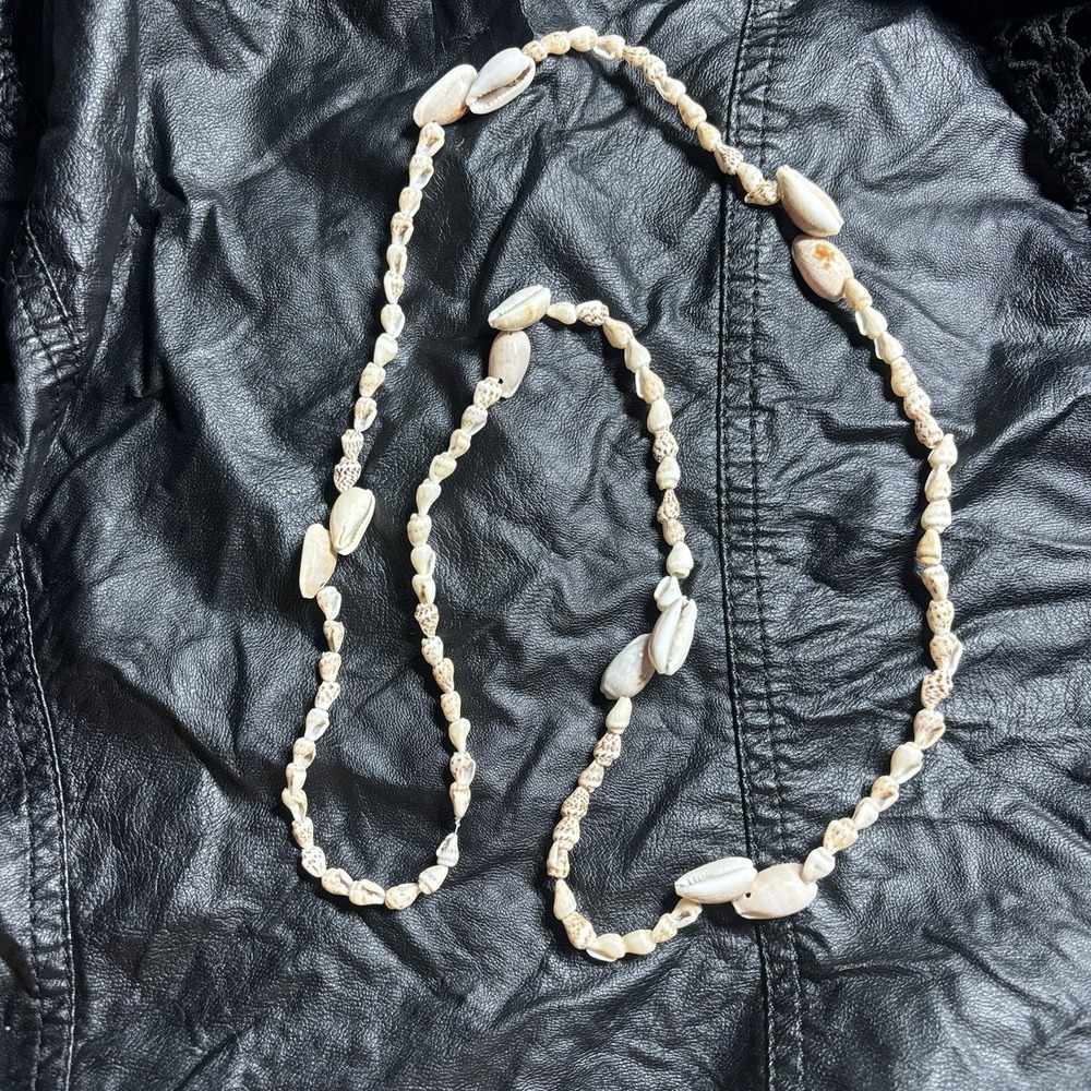 Vintage Puka Cowrie Shell Necklace No Clasp Hawaii Surfer 36" Vacation Estate